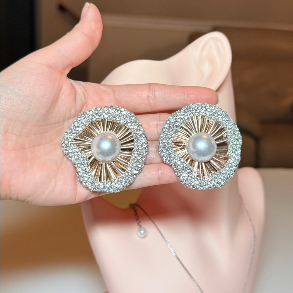 Gold and Silver Pearl Earrings - Picture 8 of 8